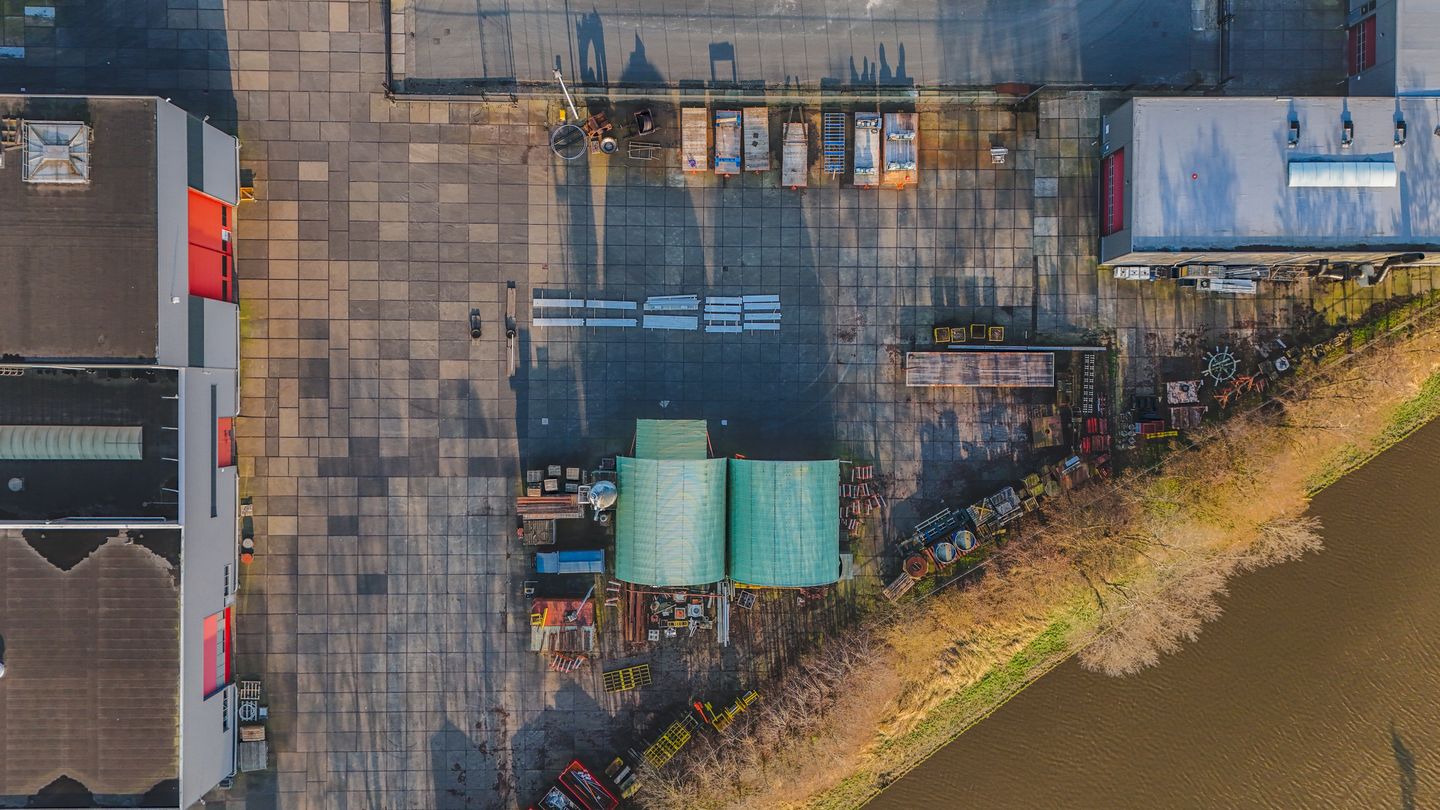 Bekijk foto 1 van Einsteinweg 27