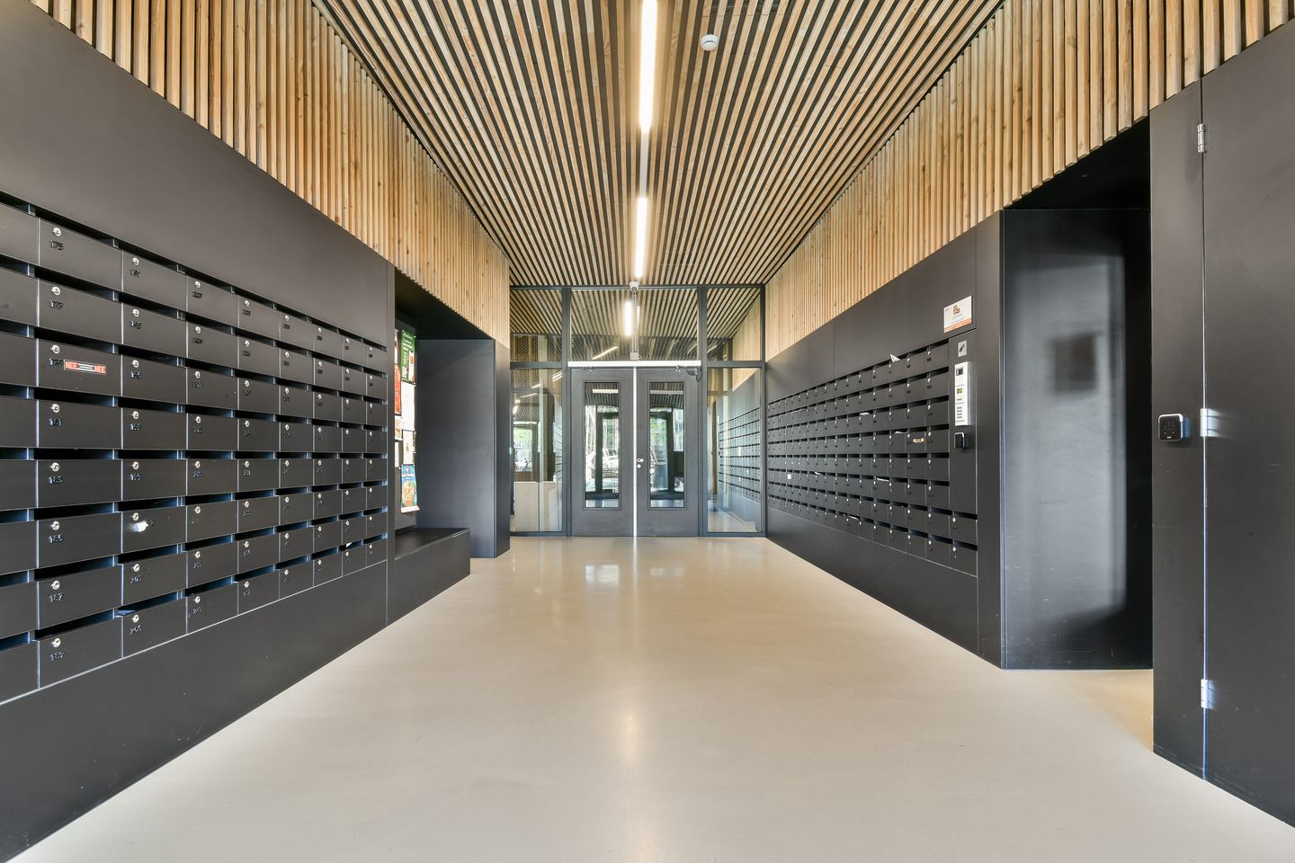 Foto 25 van Krijn Taconiskade 467