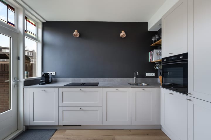 Photo 17 of Verhulststraat 82