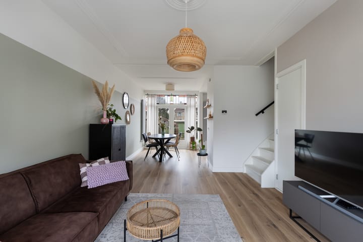 Photo 10 of Verhulststraat 82