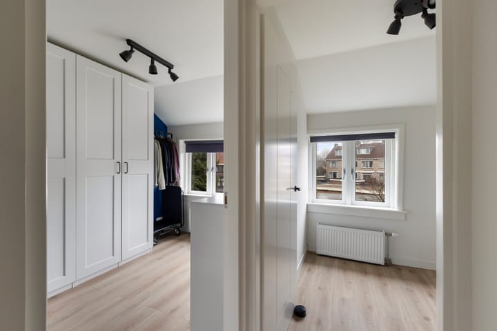 Photo 23 of Verhulststraat 82