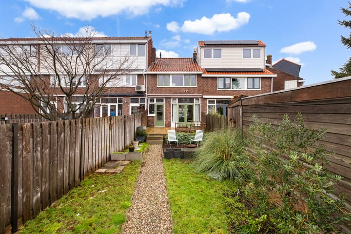 Photo 33 of Verhulststraat 82