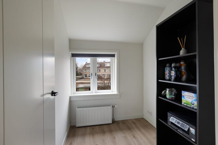 Photo 24 of Verhulststraat 82