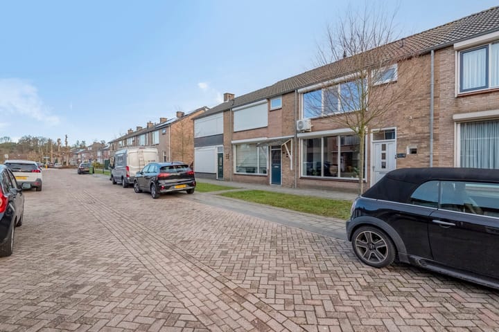 Foto 29 van van den Hummelstraat 4