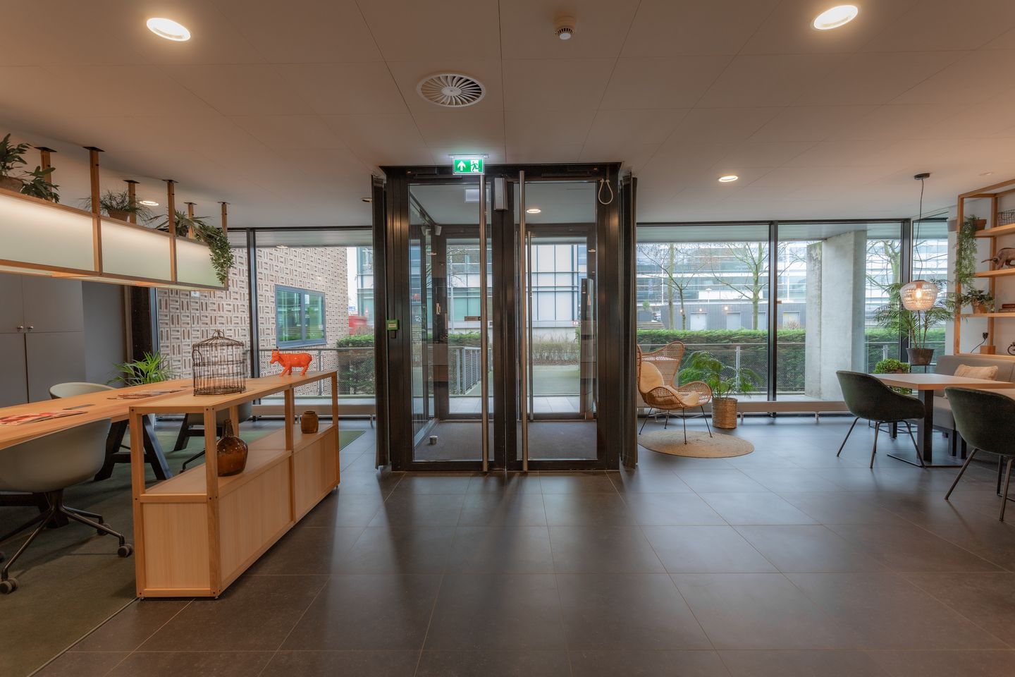 Bekijk foto 3 van Laan van Vredenoord 33