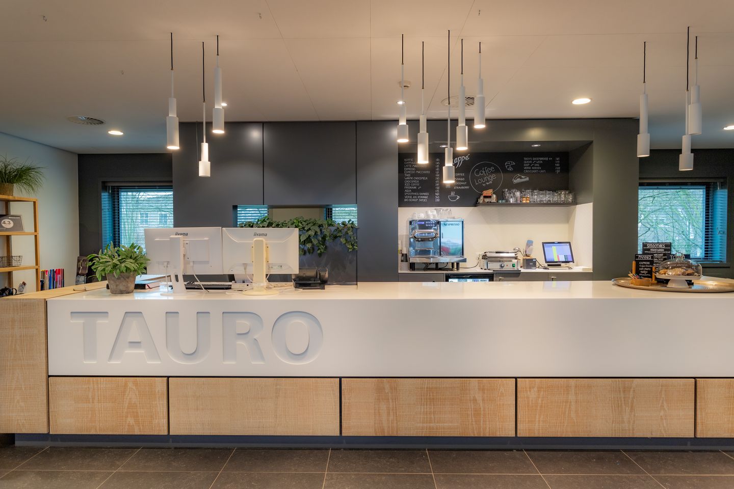 Bekijk foto 5 van Laan van Vredenoord 33