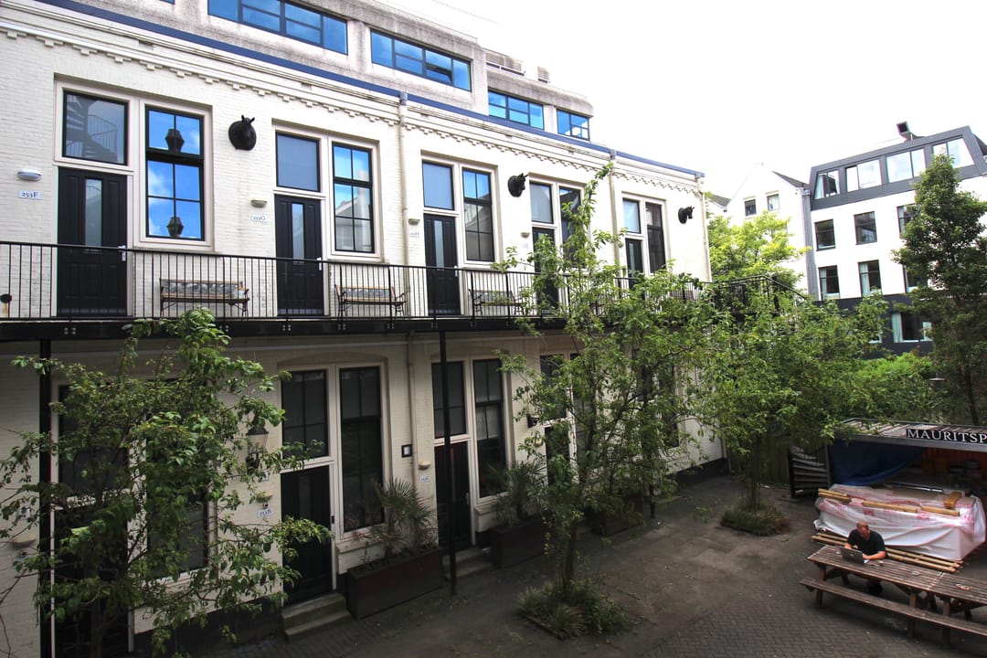Photo 13 of Mauritsstraat 251-N