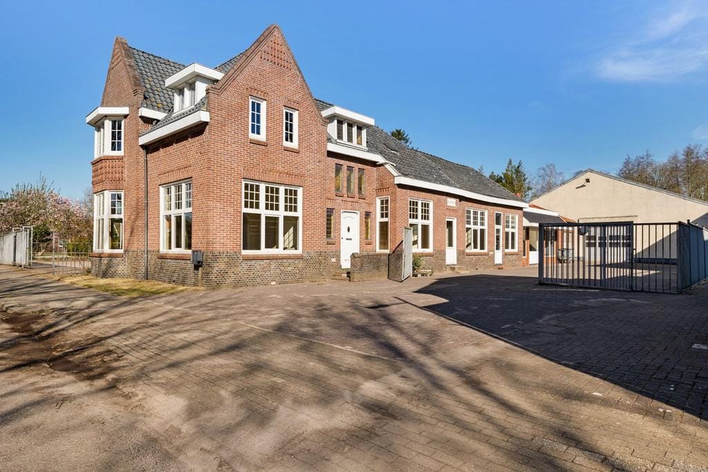 Bekijk foto 1 van Hoofdstraat 9