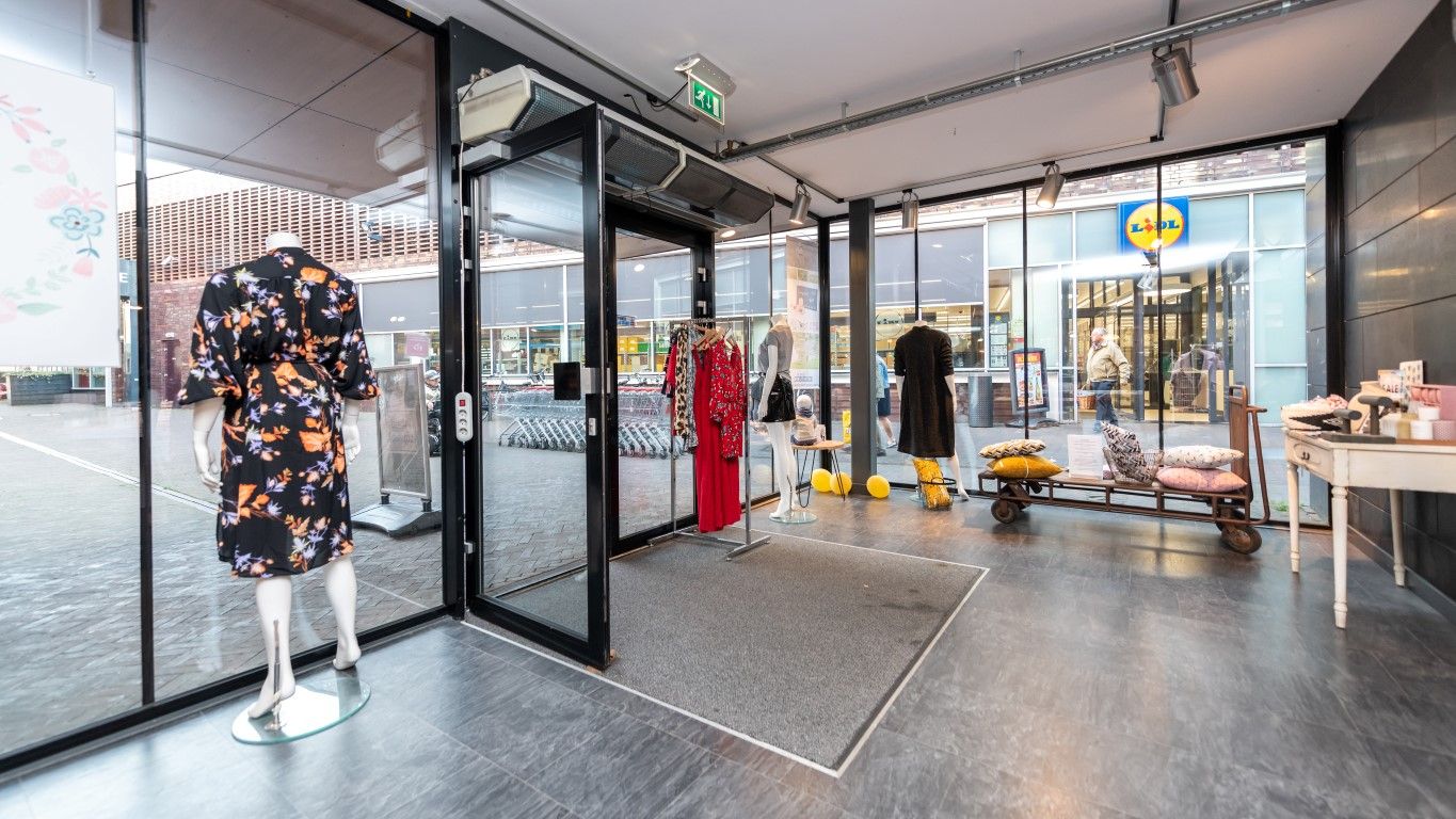 Bekijk foto 3 van Overtoompassage 12