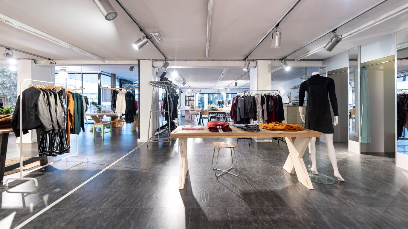 Bekijk foto 5 van Overtoompassage 12