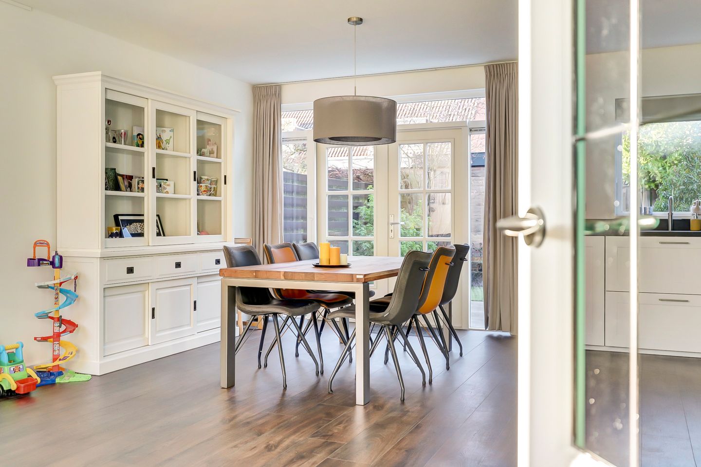 Foto 4 van Tuinlaan 82