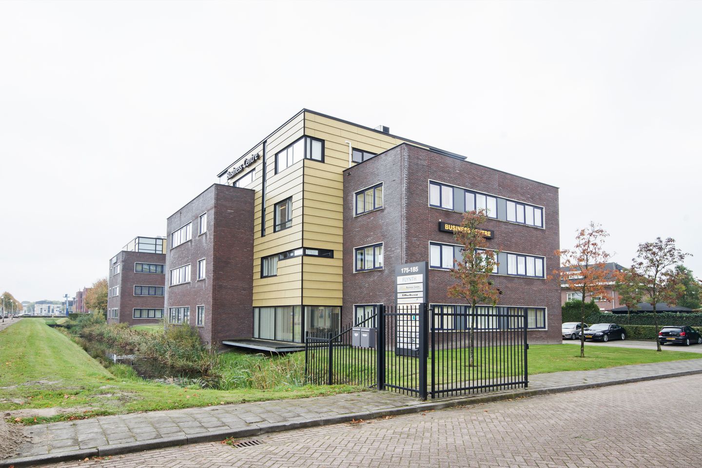 Bekijk foto 3 van Bredaseweg 185