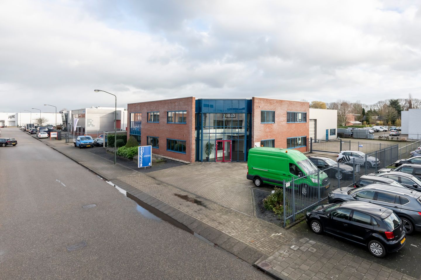 Bekijk foto 1 van Bleek 4