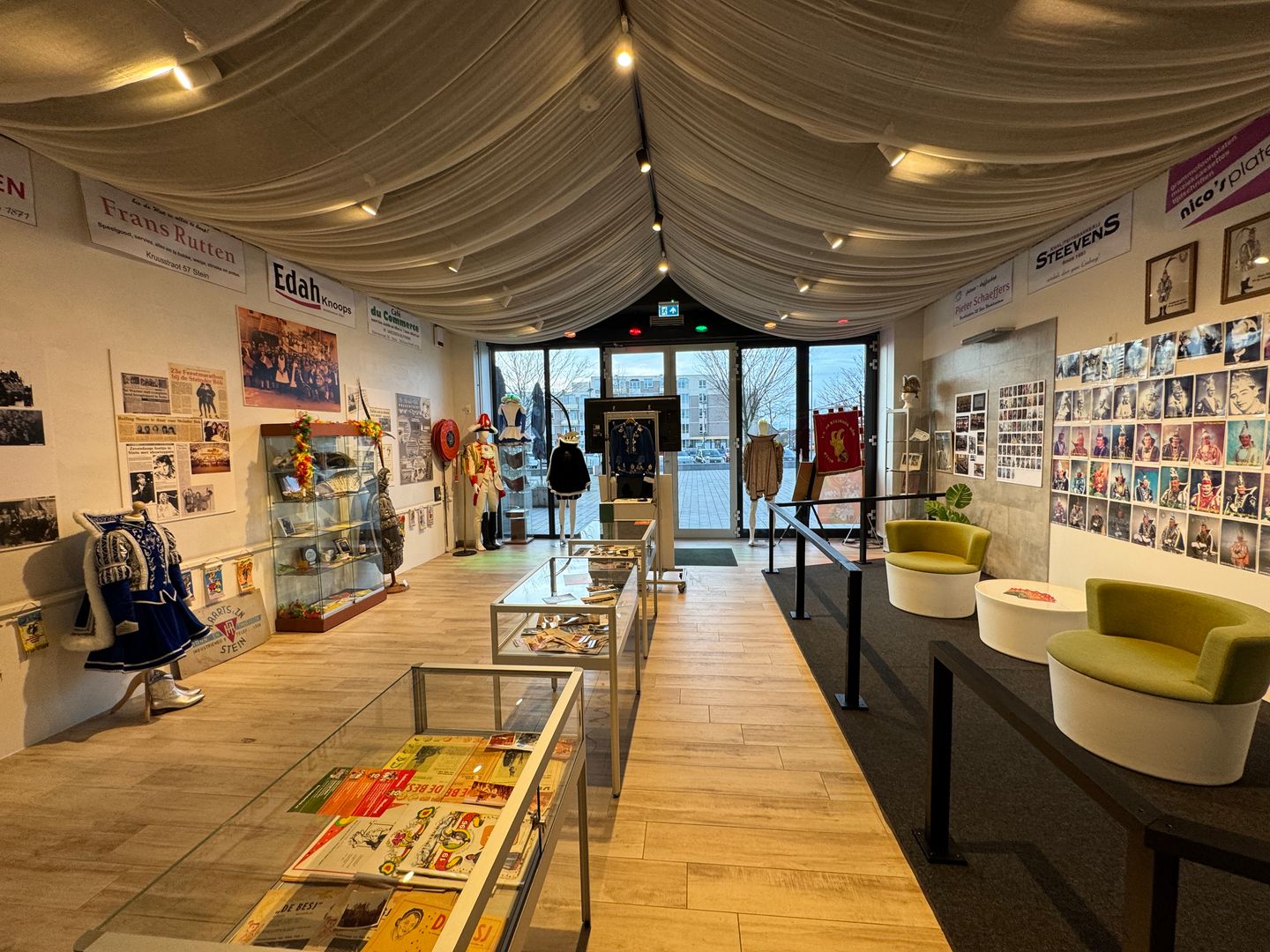 Bekijk foto 3 van Raadhuisplein 20