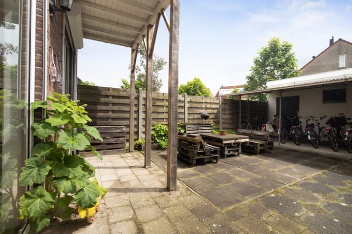 Foto 25 van Don Boscoplein 1-D