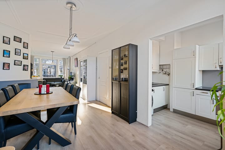 Foto 2 van Caan van Necklaan 255