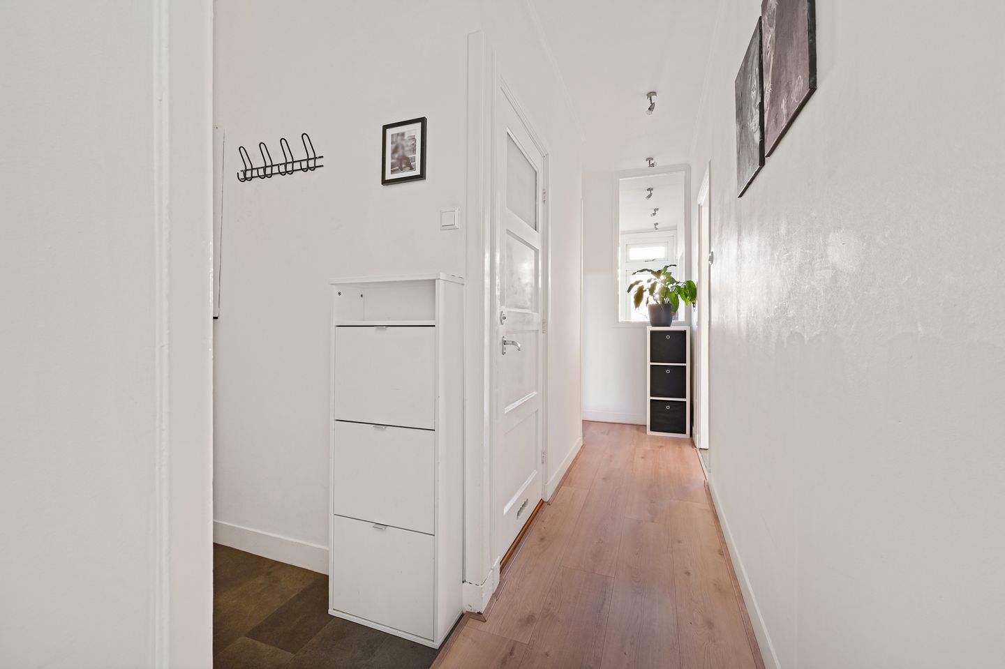 Foto 5 van Caan van Necklaan 255