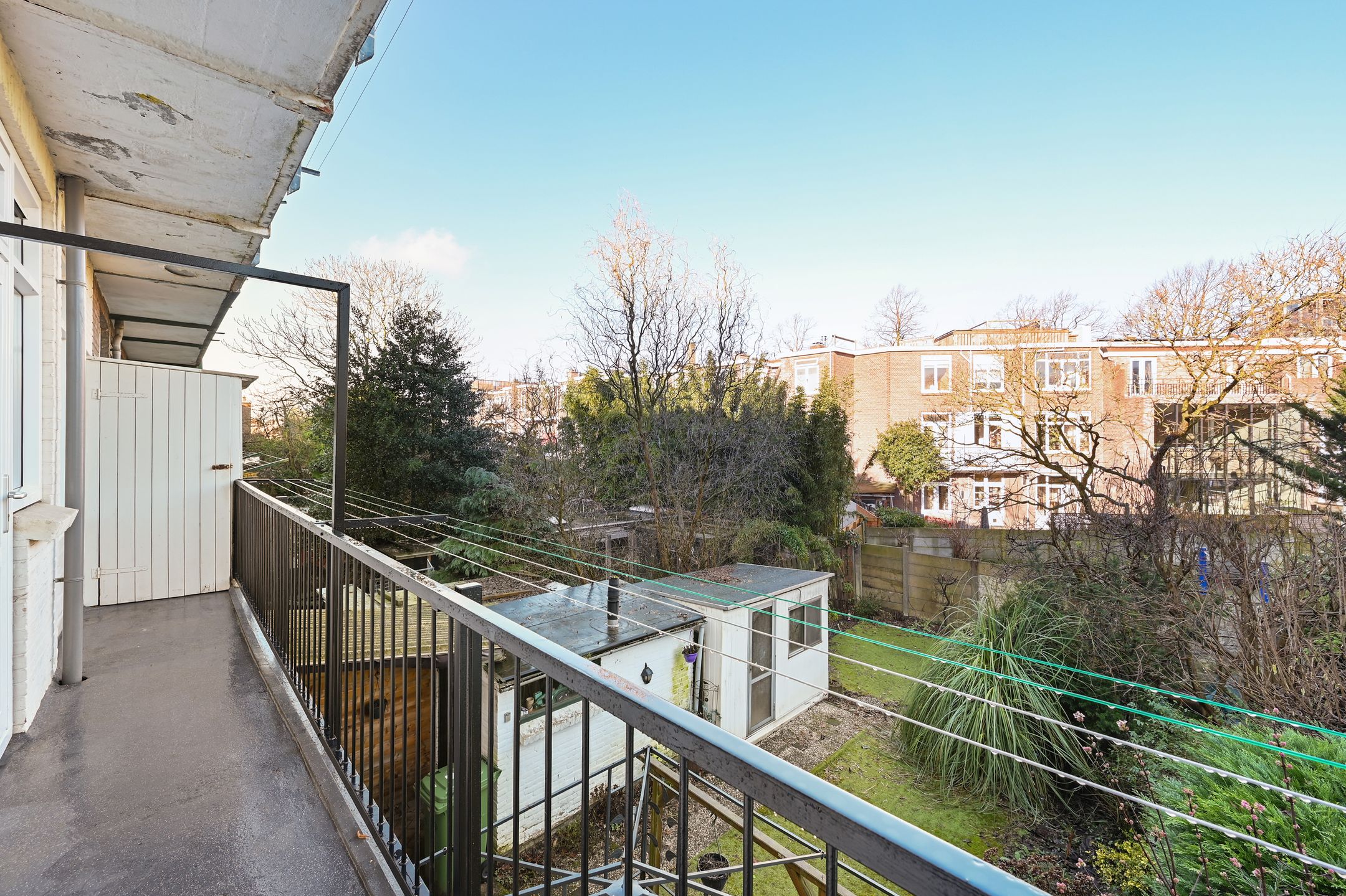 Foto 21 van Caan van Necklaan 255