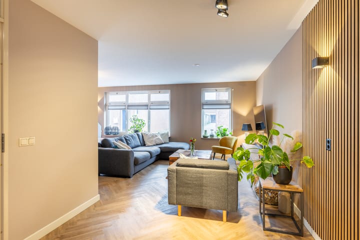 Foto 8 van Julianastraat 10