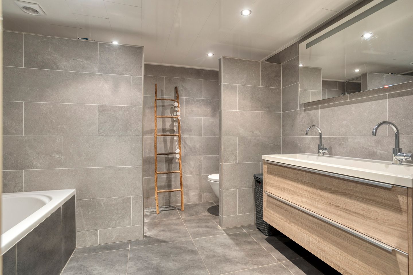 Foto 19 van Wichmondseweg 11-E