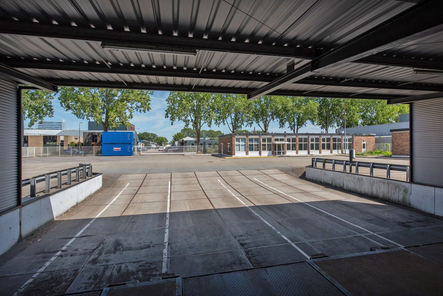 View photo 4 of Schieweg 76