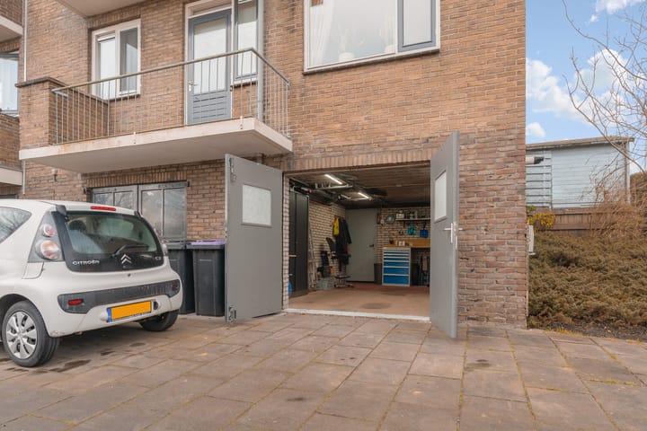 Photo 26 of Burgemeester Warnaarkade 19