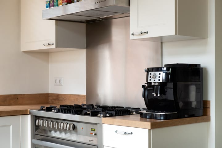 Photo 15 of Antwerpsestraatweg 10