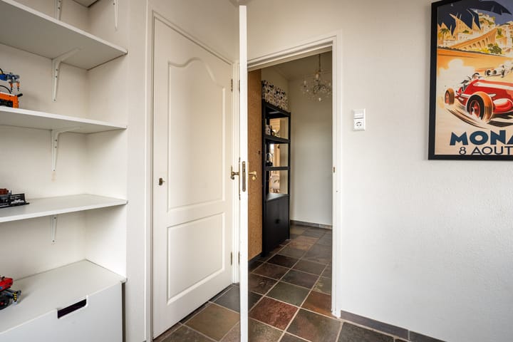 Photo 21 of Antwerpsestraatweg 10