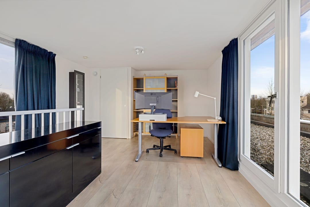 Photo 23 of A. Jacobsstraat 121