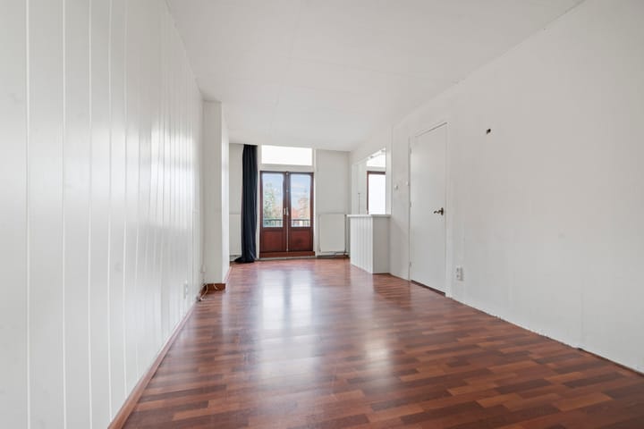 Photo 2 of Kennemerstraat 33-RD