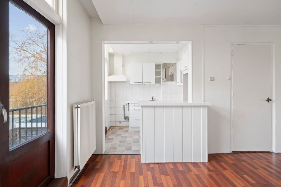 Photo 8 of Kennemerstraat 33-RD