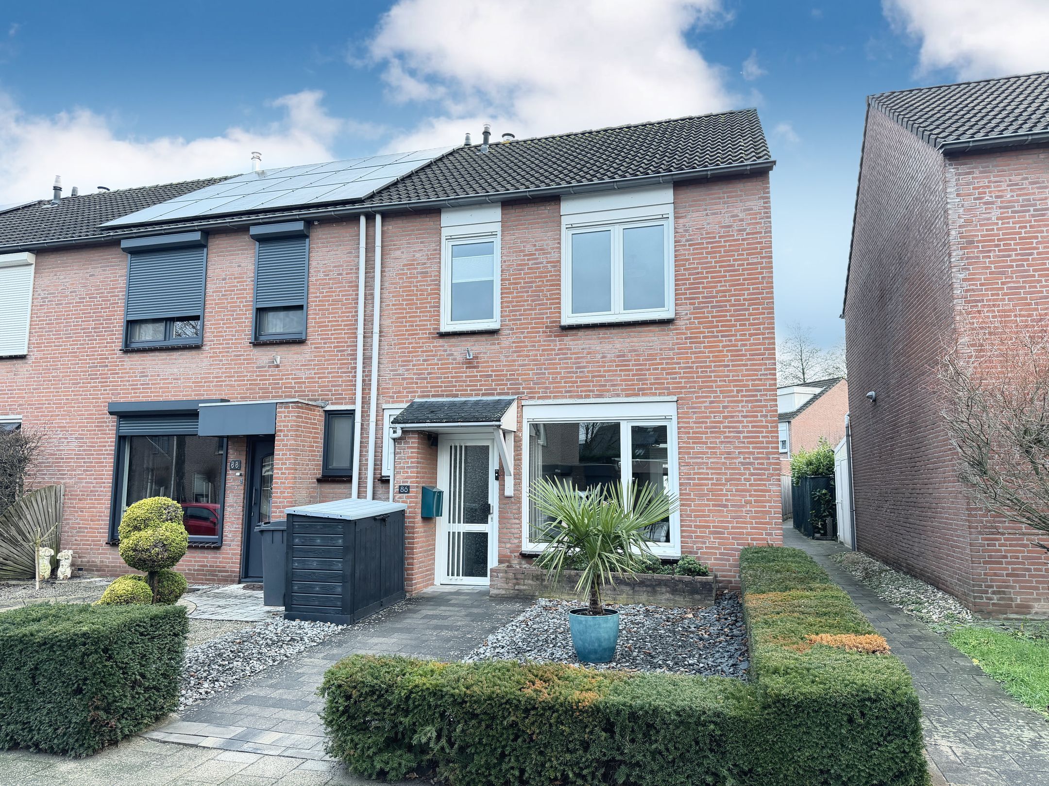 Buying a house in The Netherlands., Burgemeester van Deelensingel 86