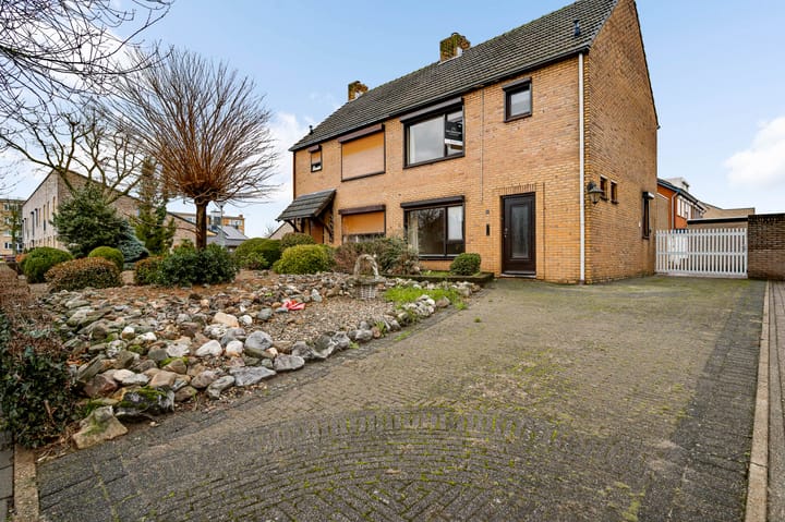 Foto 2 van Schepen van Hertefeltstraat 6