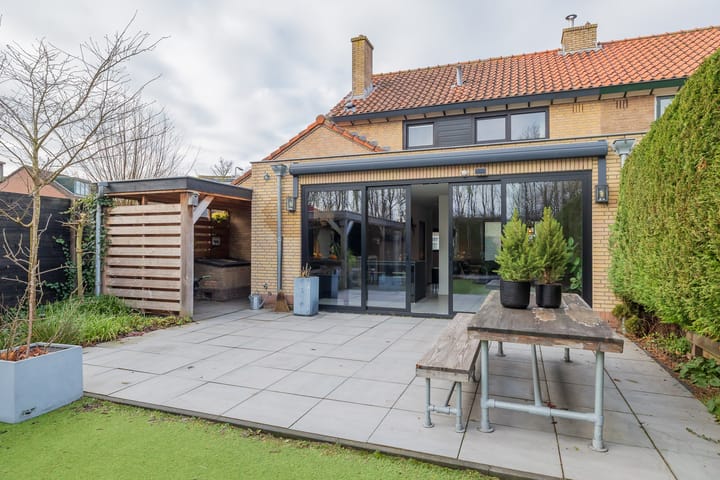 Foto 15 van Oosteinderweg 13