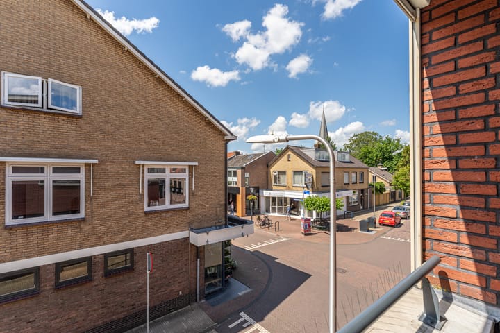 Foto 17 van De Henschoterhof 7