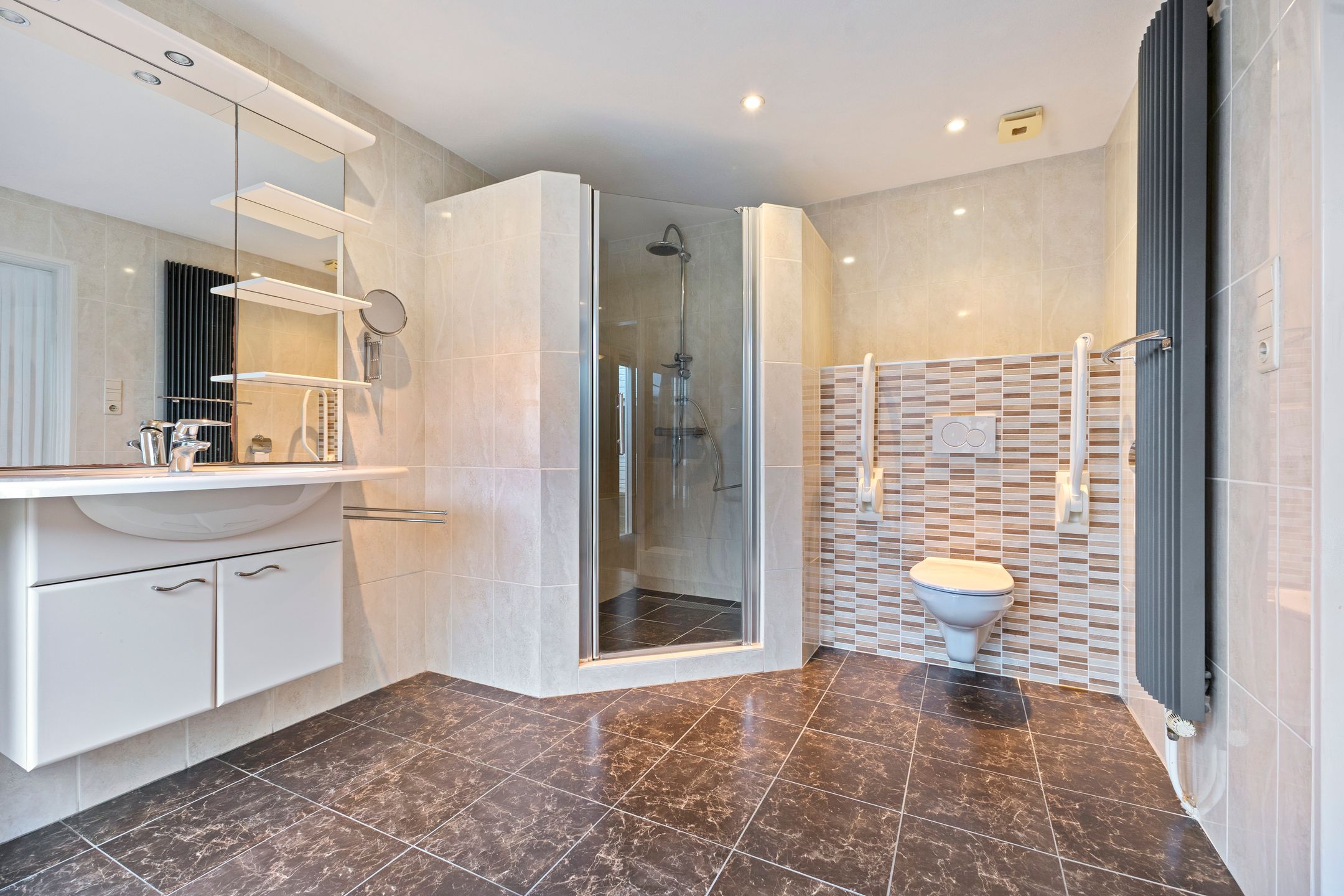 Photo 21 of Kloosterlaan 57