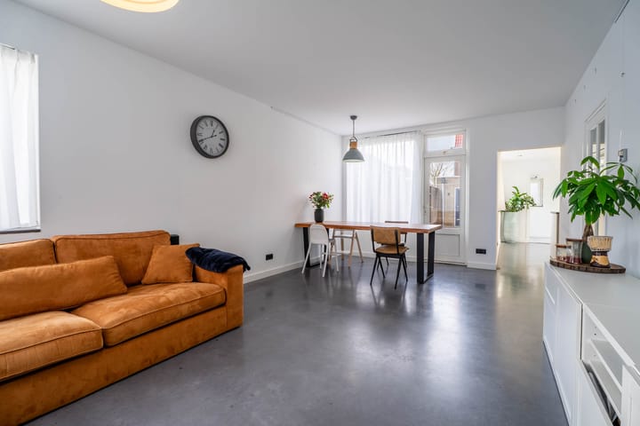 Photo 5 of Deken Sandersstraat 33