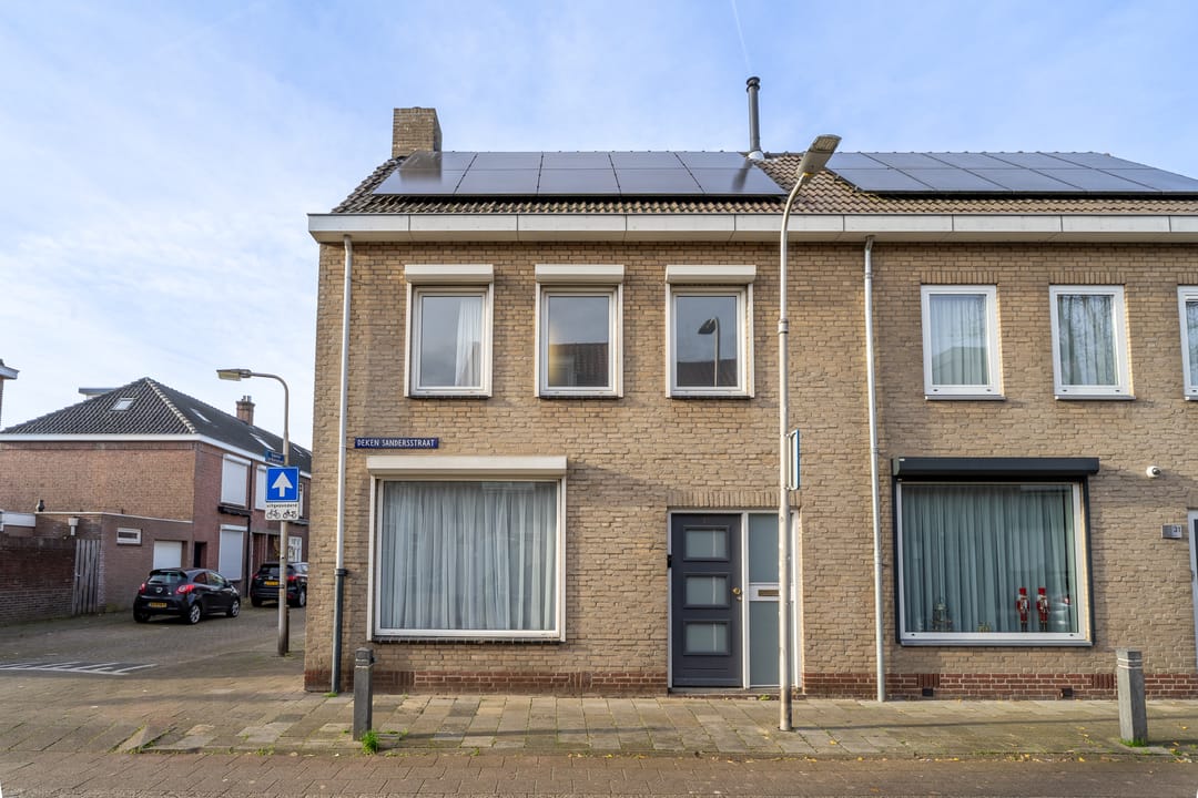 Photo 32 of Deken Sandersstraat 33