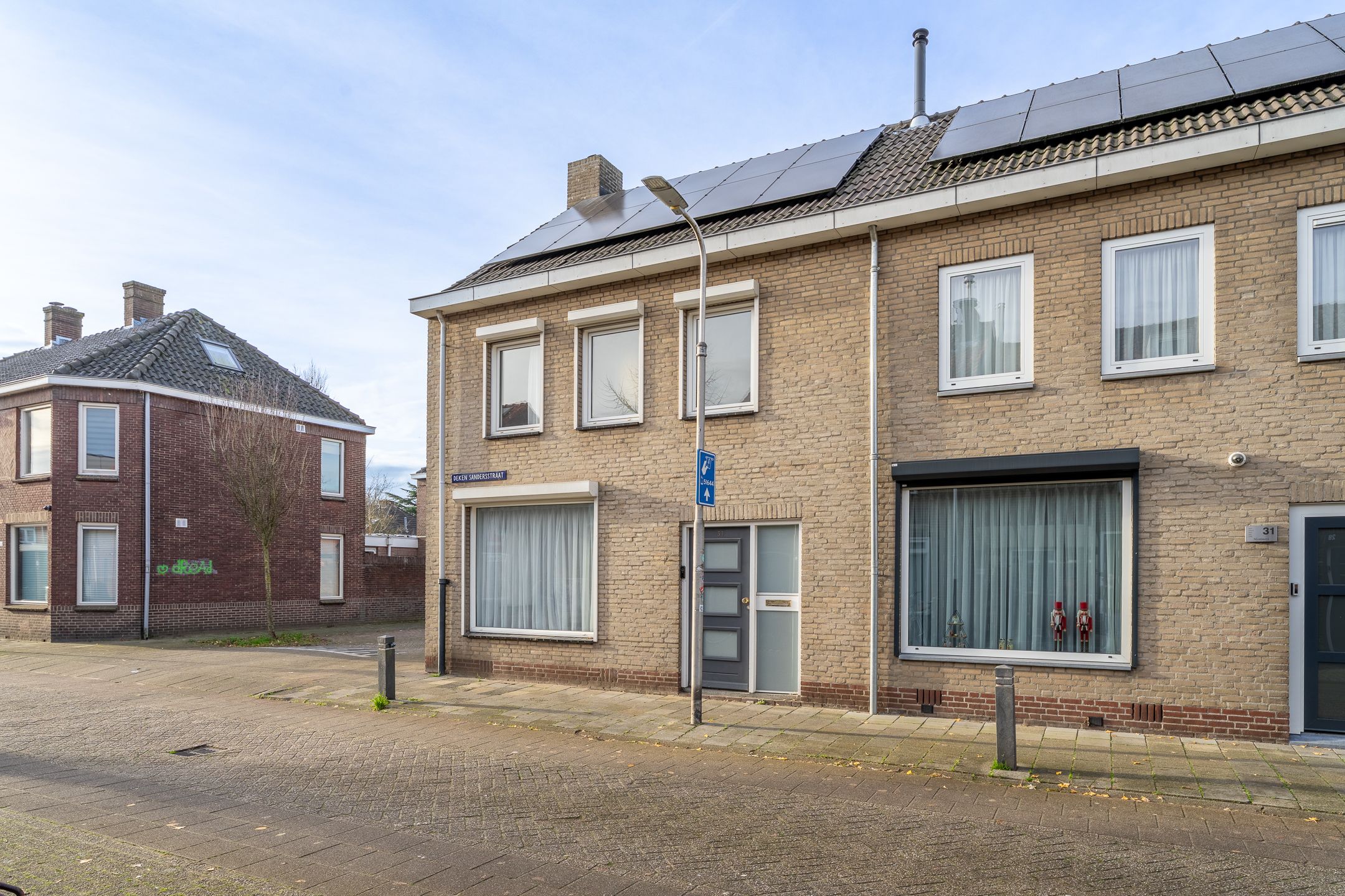 Photo 33 of Deken Sandersstraat 33