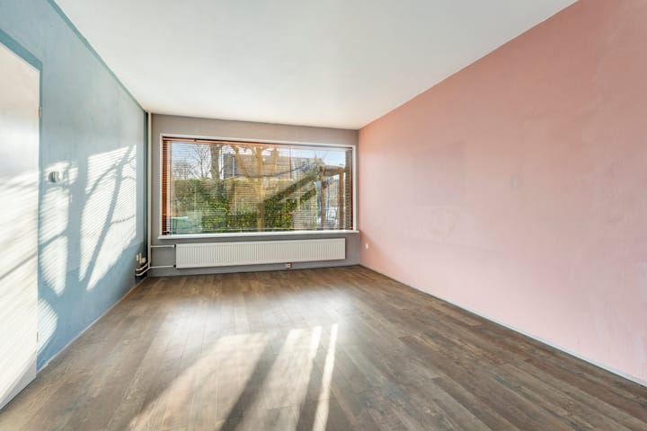 Foto 2 van Easter Omwei 13