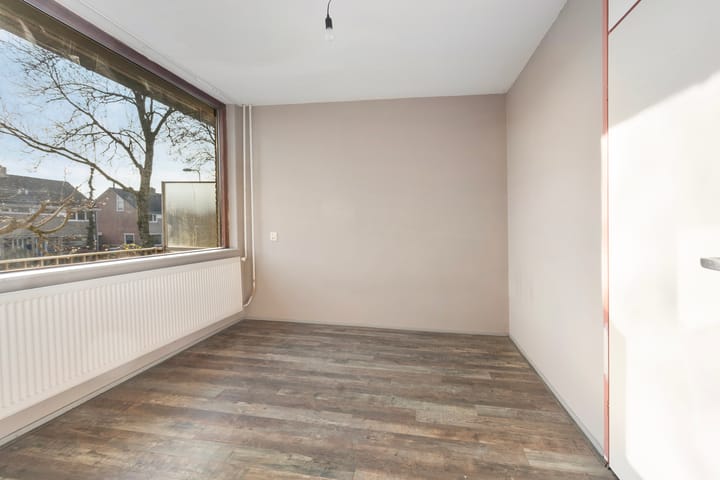 Foto 11 van Easter Omwei 13