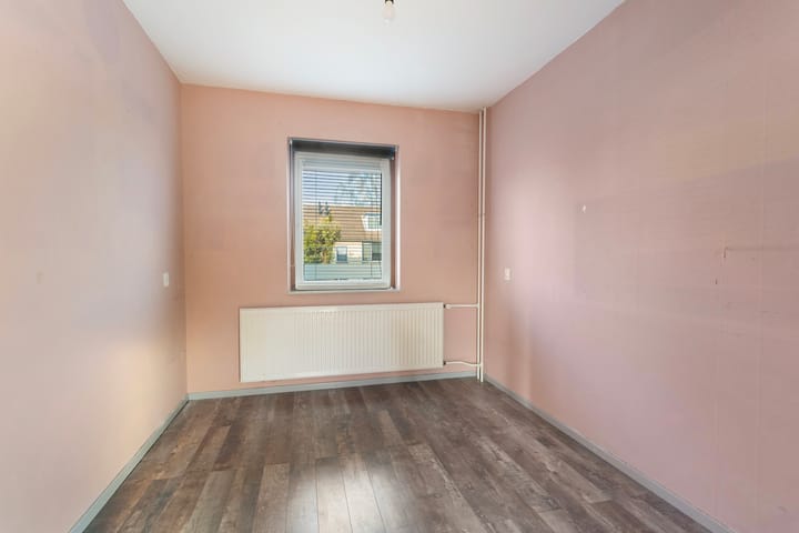 Foto 15 van Easter Omwei 13