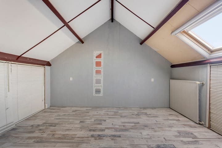 Foto 20 van Easter Omwei 13