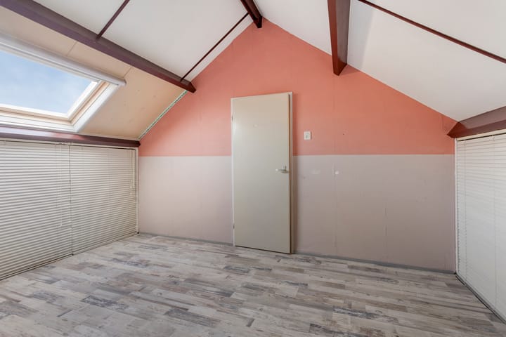 Foto 21 van Easter Omwei 13