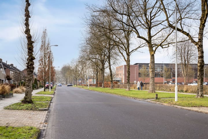 Foto 28 van Easter Omwei 13