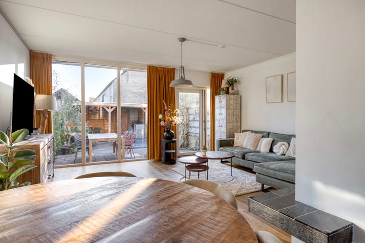 Photo 11 of Einsteinstraat 20