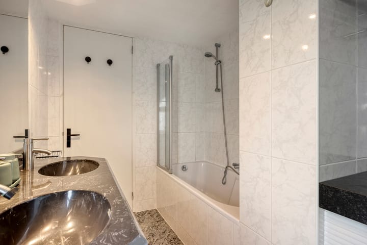 Photo 24 of Einsteinstraat 20