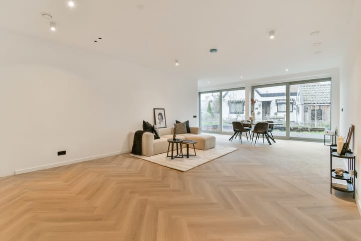 Foto 8 van Oostzanerdijk 28-A