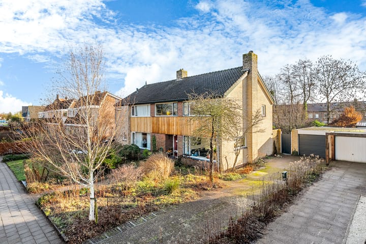 Foto 1 van Stationsweg 27