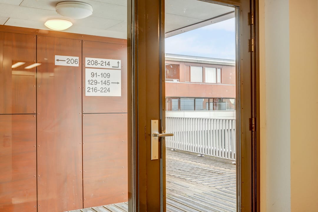 Photo 8 of Vondellaan 208